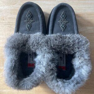 Manitobah Journey Moccasins with rubber sole, Ladies 8 Mens 6 Charcoal Gray
